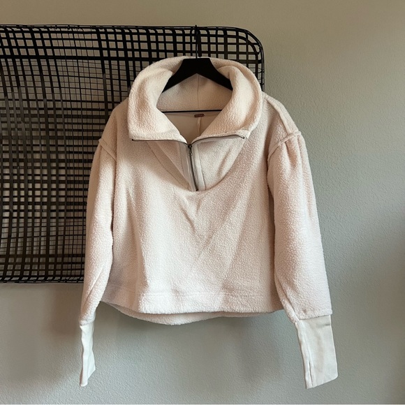 Free People Poppy Pullover - Picture 2 of 9